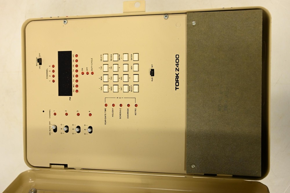 Tork Z400 :Timer 120V Input : Operating Temp32F-120F