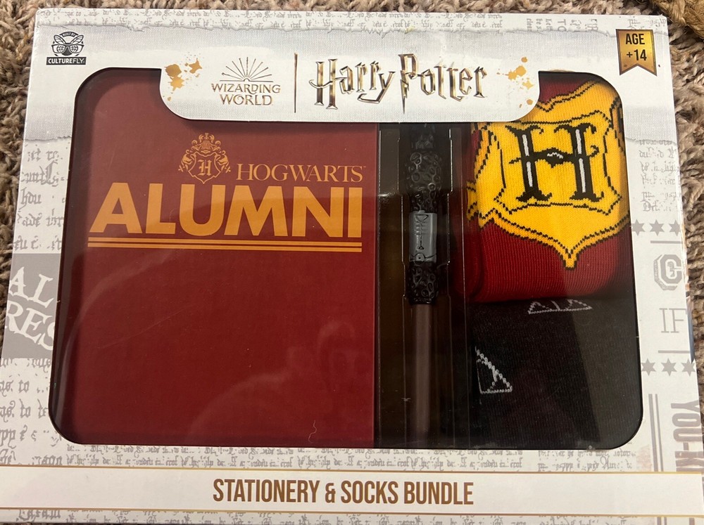 Harry Potter Stationery & Socks Bundle Set