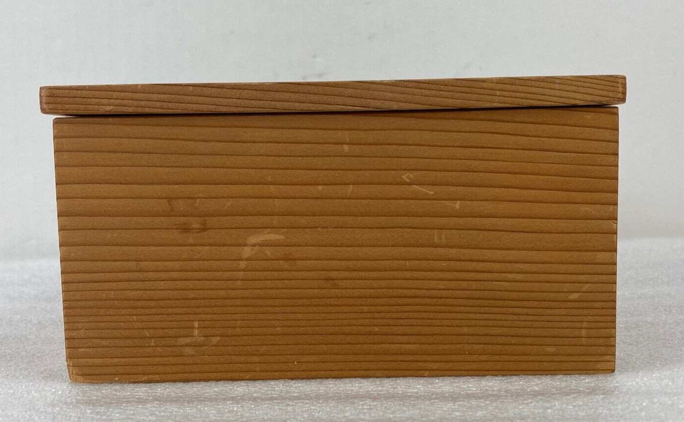 Upper Tribe Skagit SALMON Wooden Trinket Box w Lid P Dunthorne 1988