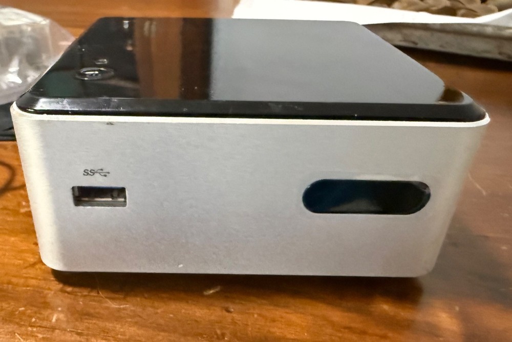 Intel NUC DN2820FYK True Intel NUC!