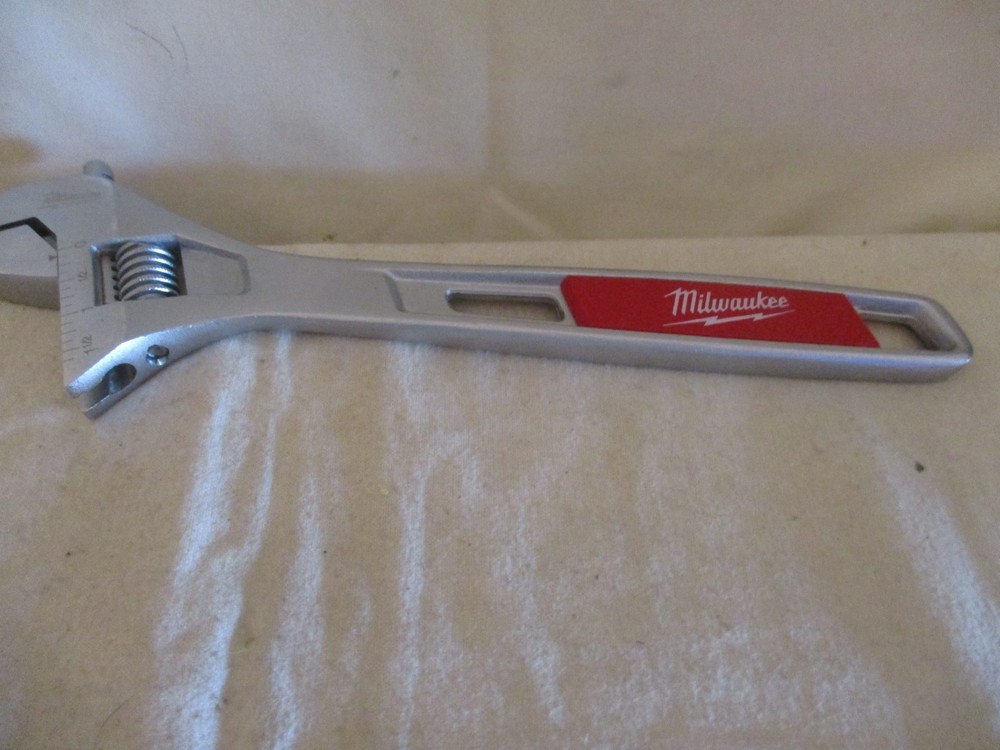 Milwaukee Adjustable Wrench 10 Inch New