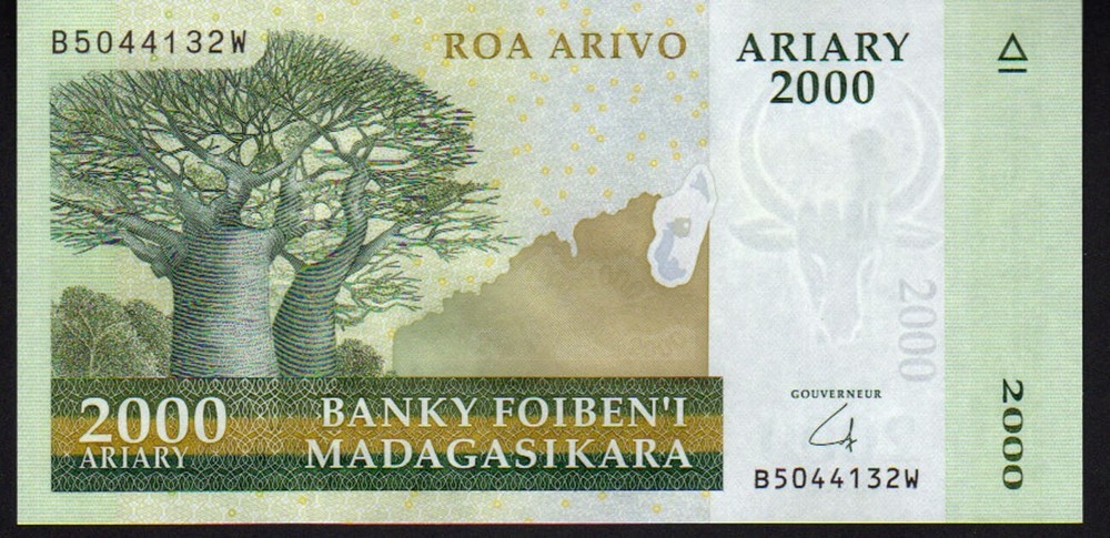 Madagascar 2000 Ariary 2014 Pick.90b Mint Unc