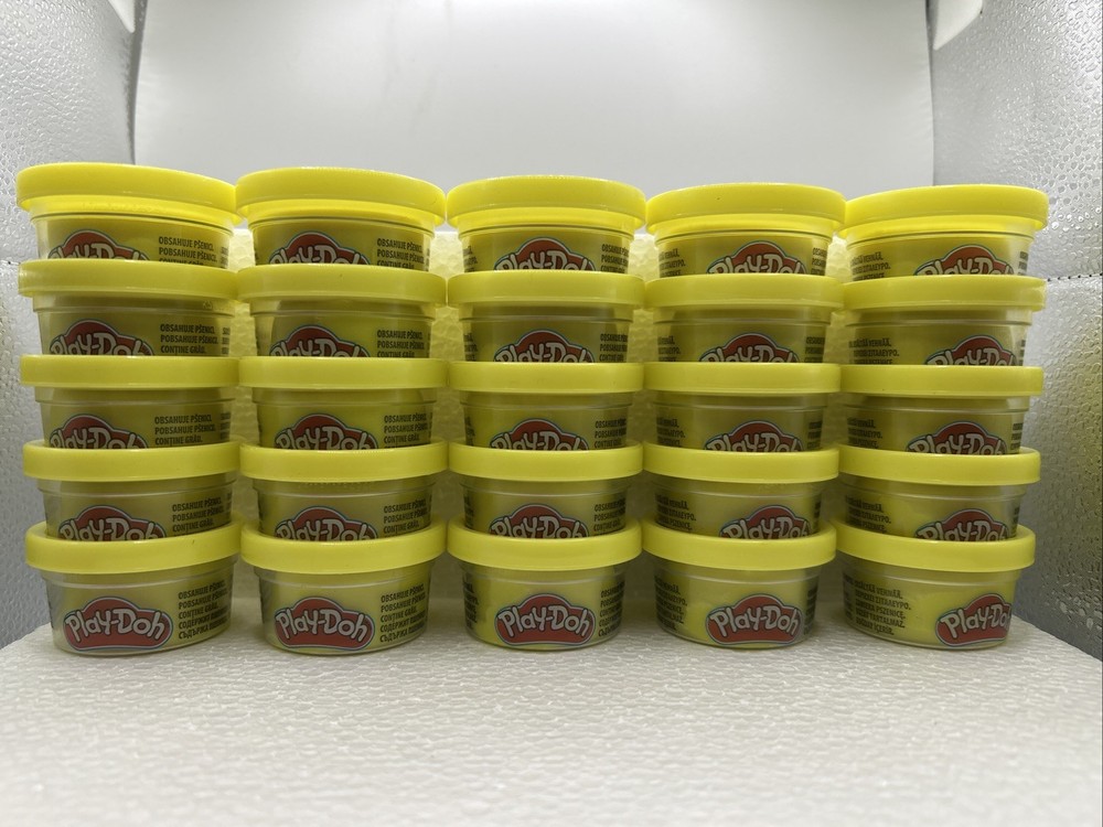 Hasbro Play-Doh (25) 1 Ounce Containers GREEN YELLOW