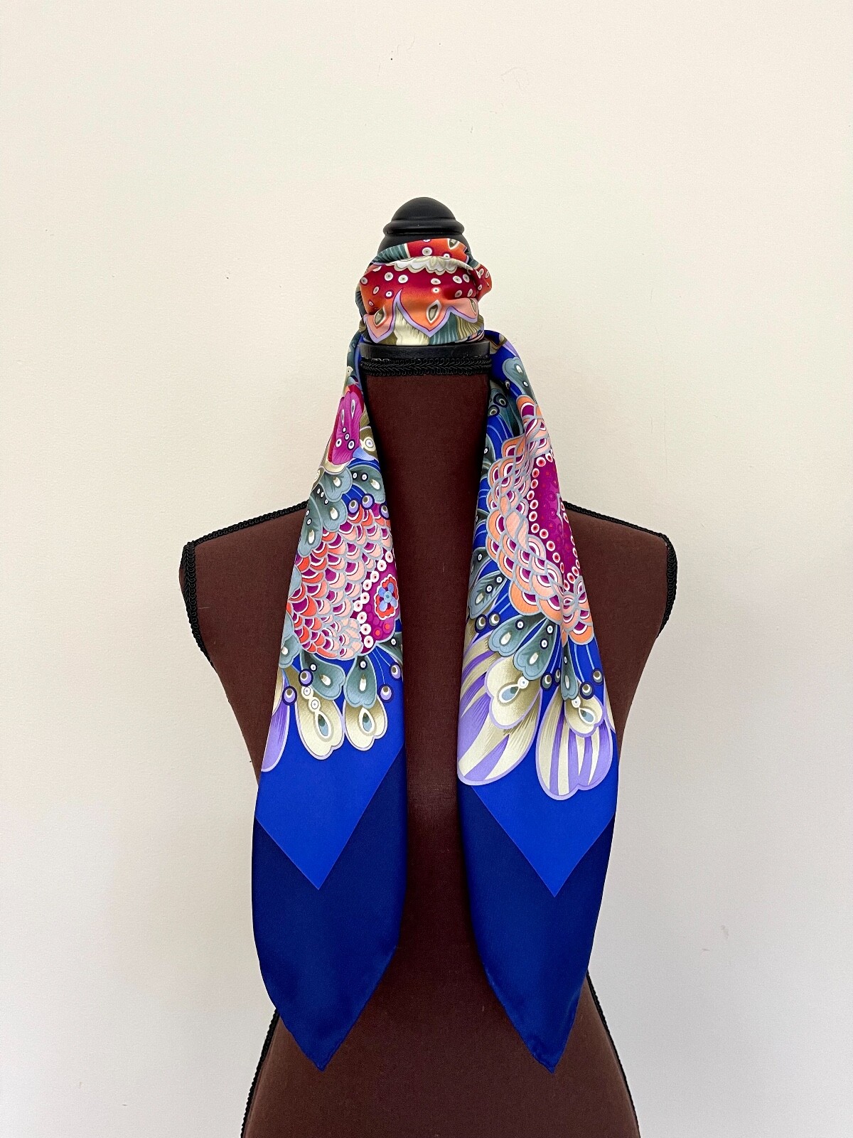 Salvatore Ferragamo Scarf Accessories Flower Garden Blue Floral Silk Wrap