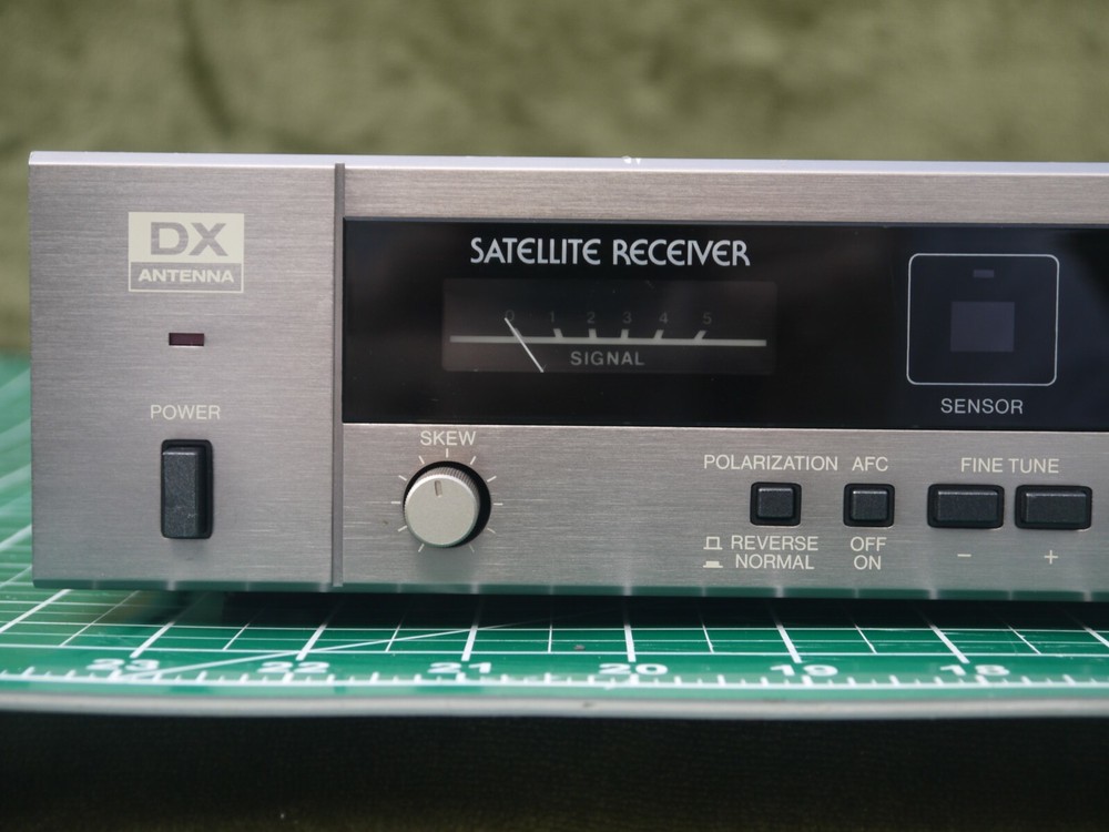 DX Antenna DSB-700 Satellite Receiver