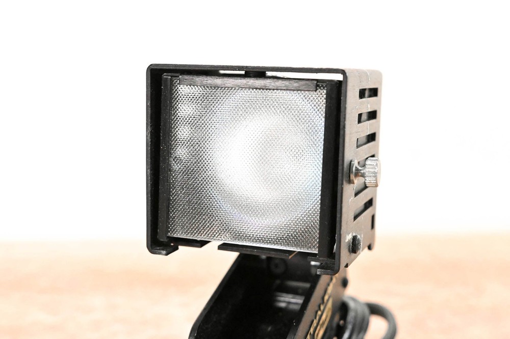 Anton Bauer Ultralight 2 On-Camera Light CG003EG
