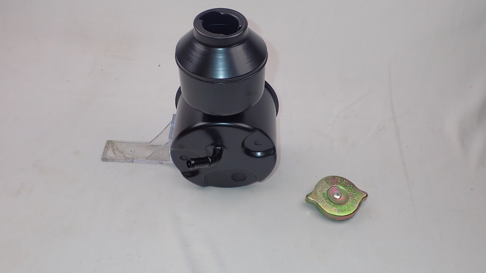 Sagniaw 143 Series power steering Reservoir c60 GMC international trucks 7840124