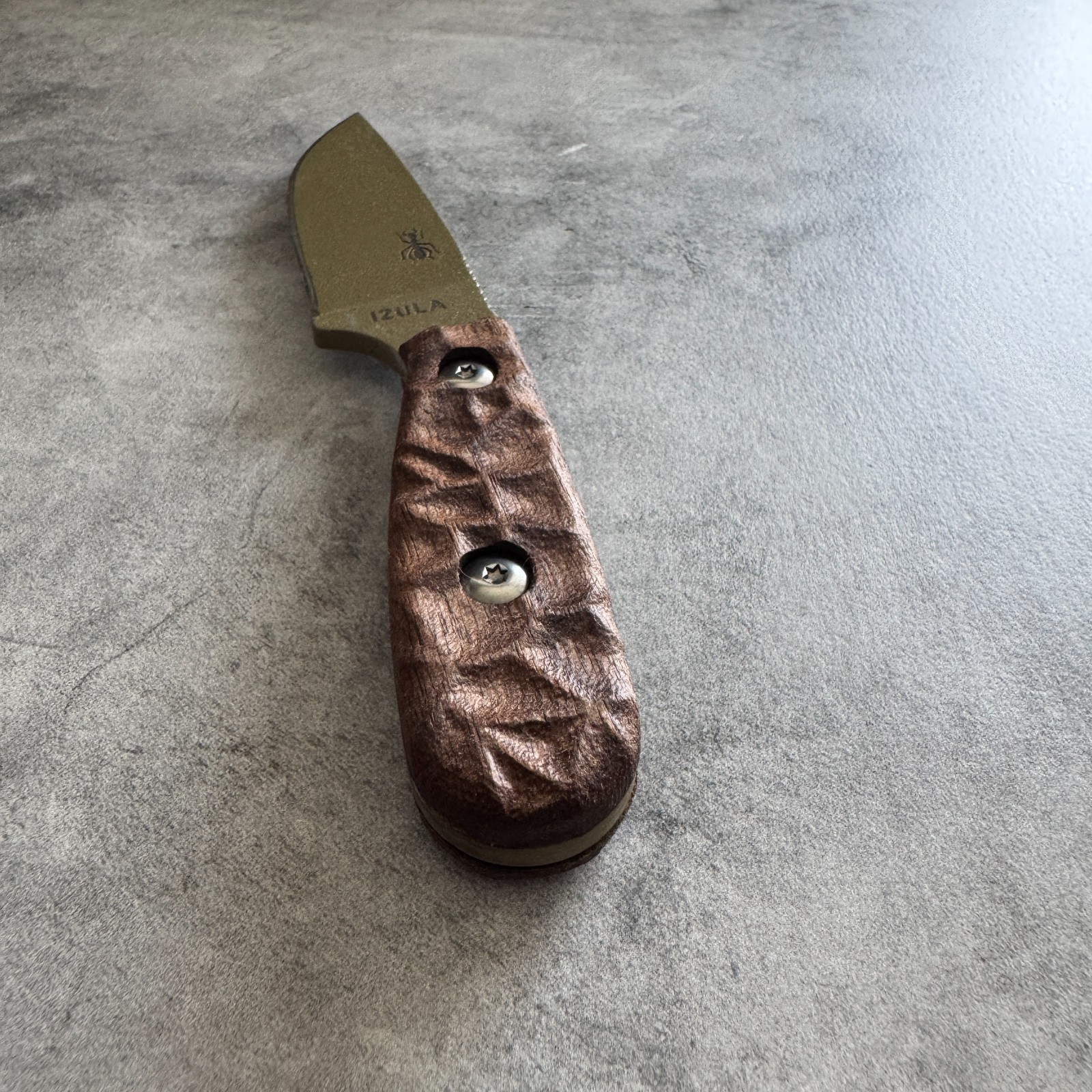 Royalcurl scales for ESEE Izula extended walnut (w/Hardware)