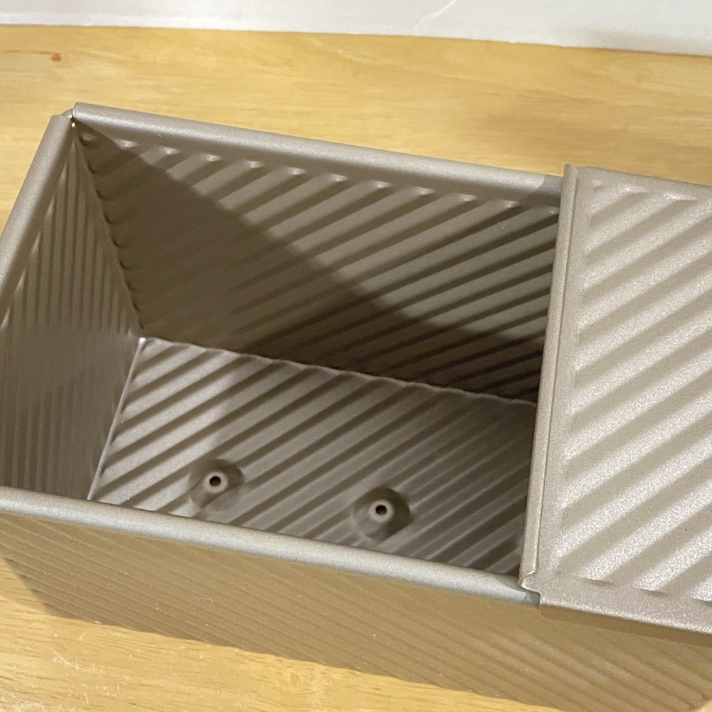 NEW monfish Pullman Loaf Pan w Cover 1 POUND Non-Stop Bread