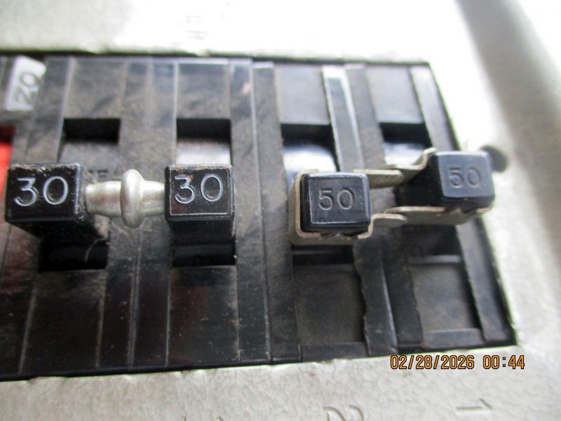 Zinsco Magnetrip Electrical Panel With Breakers