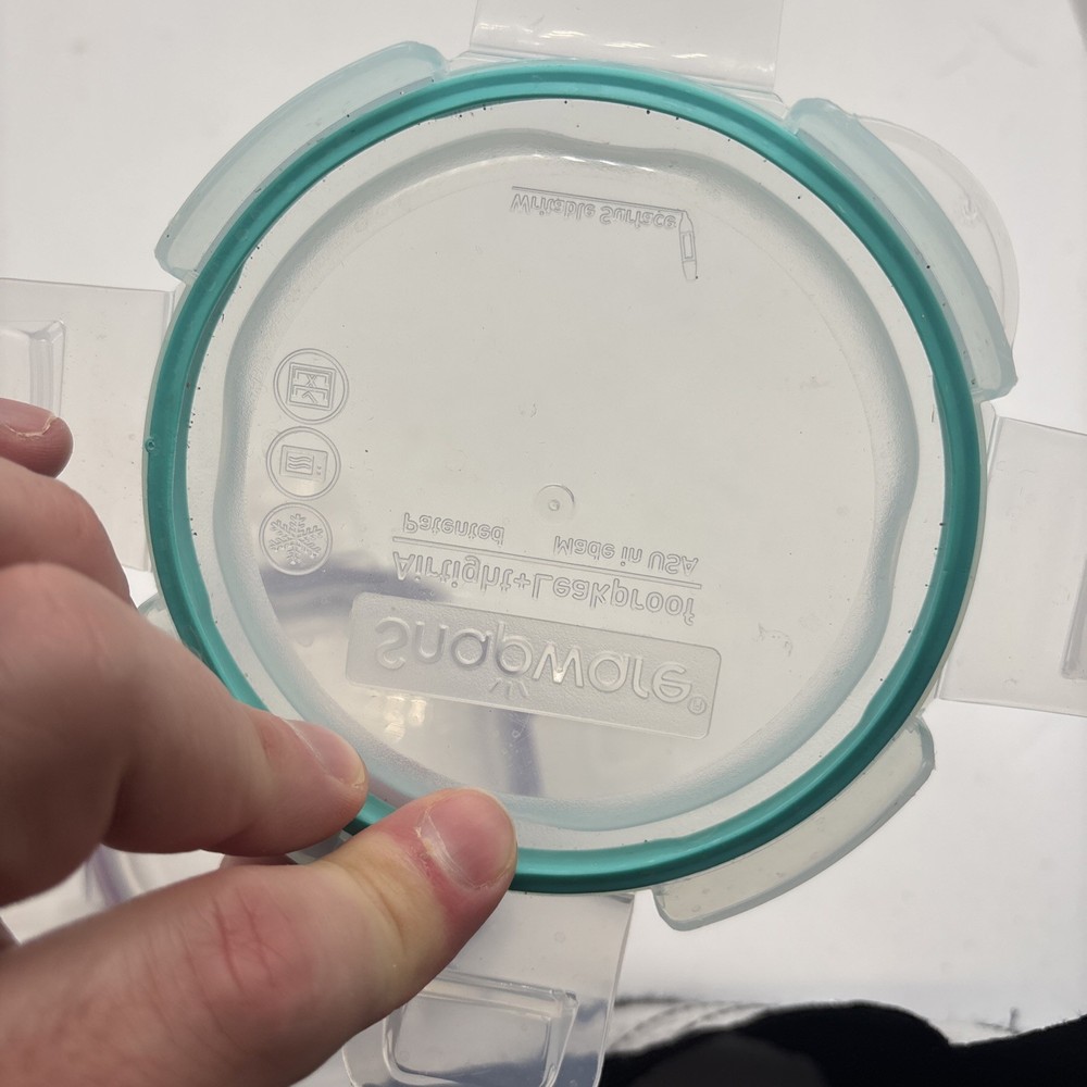 2 Replacement Snapware 4” Round Storage Container Lids Air Tight Leak Proof