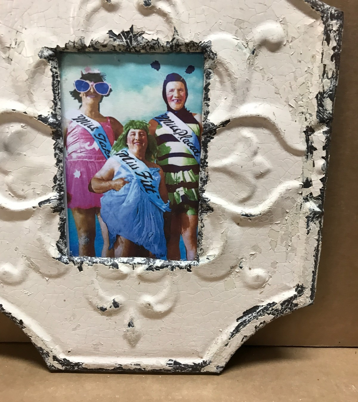 VTG 11x13 Shabby Decorative 4x6 Tin Ceiling White Picture Frame Old 387-26B