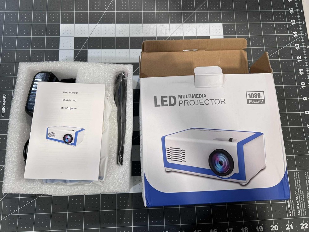 Led multimedia projector