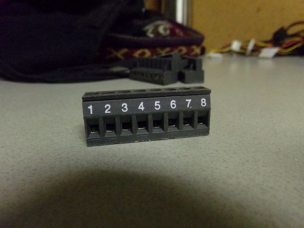 Connector with 8 Terminals *FREE SHIPPING*