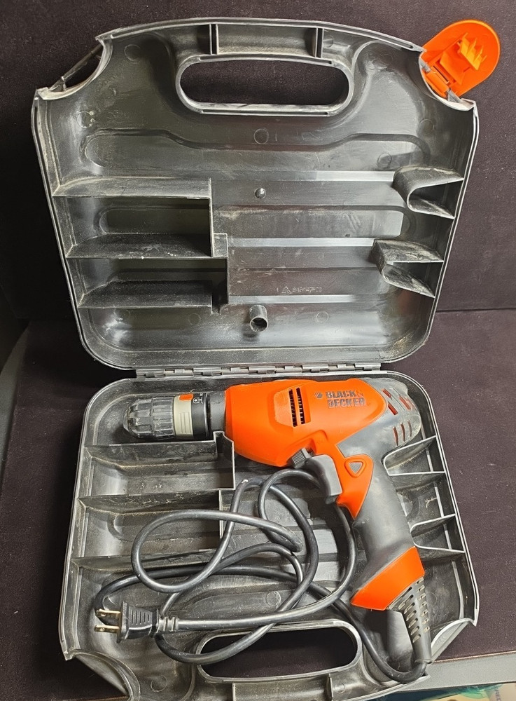 Black and Decker DR220 Corded 3/8" Variable Speed Drill with Case (No Bits)