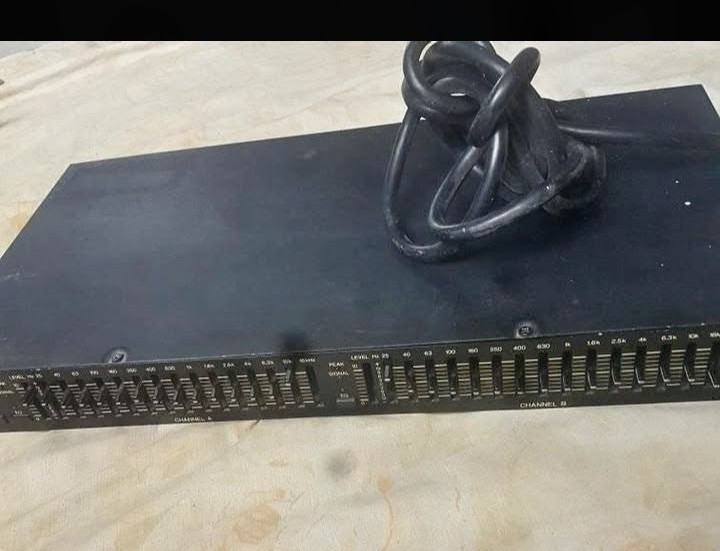 Yamaha GQ2015A Equalizer Nice ! Functional