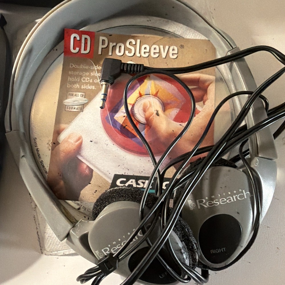 Cyber Research Portable CD Player Bundle