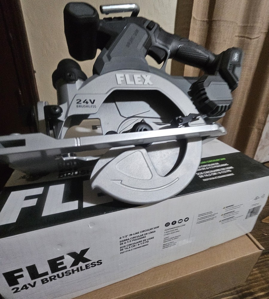 FLEX 24V 6-1/2" Cordless Circular Saw