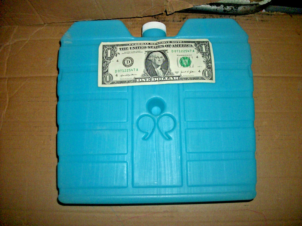 Blue Refreeze Beverage Bottle/Refillable Ice Pack For Cooler