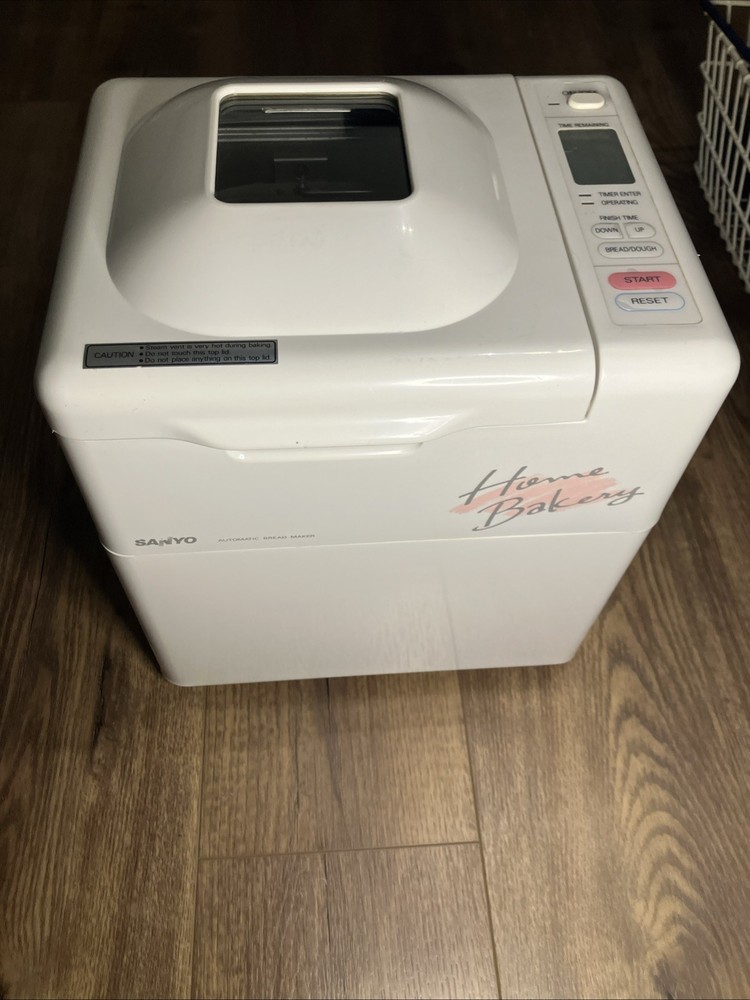 Sanyo SBM10 Automatic Bread Maker Machine Home Bakery