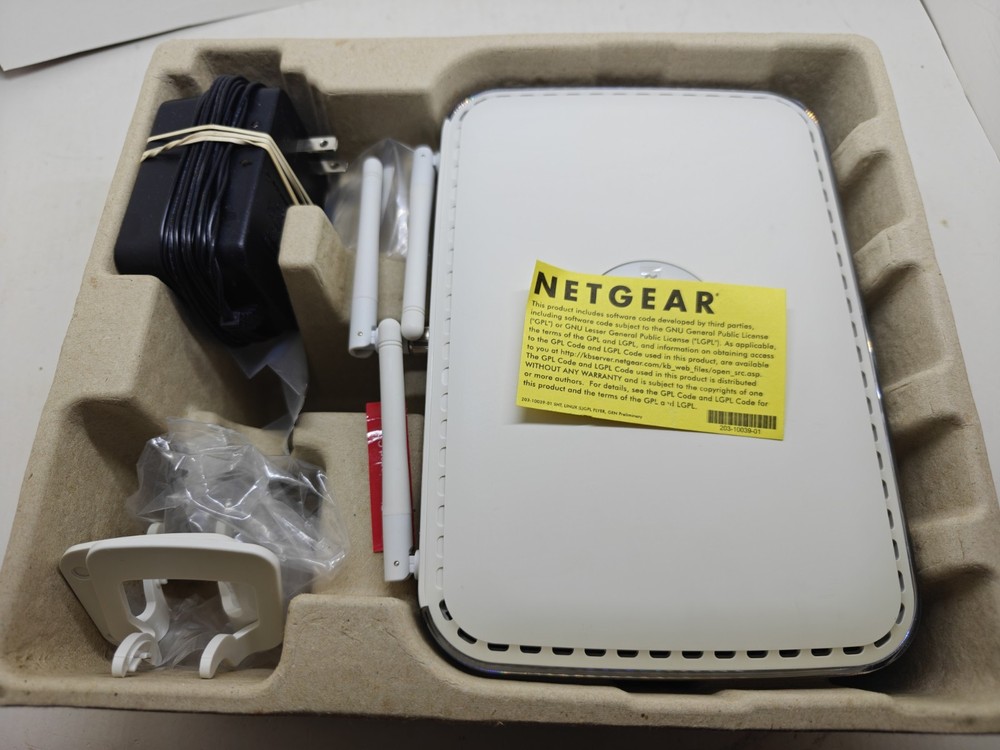 Netgear WPNT834NA RangeMax 240 Wireless Router