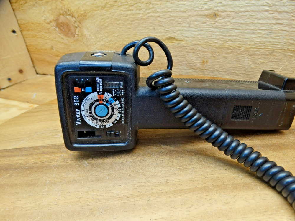 Vintage Vivitar - Electronic Flash 352 with Cable