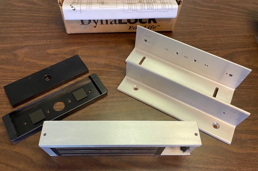 DynaLock 2011xTJ20/3000LCxTJ20 Surface Mount Electromagnetic Lock 1200Lb HF