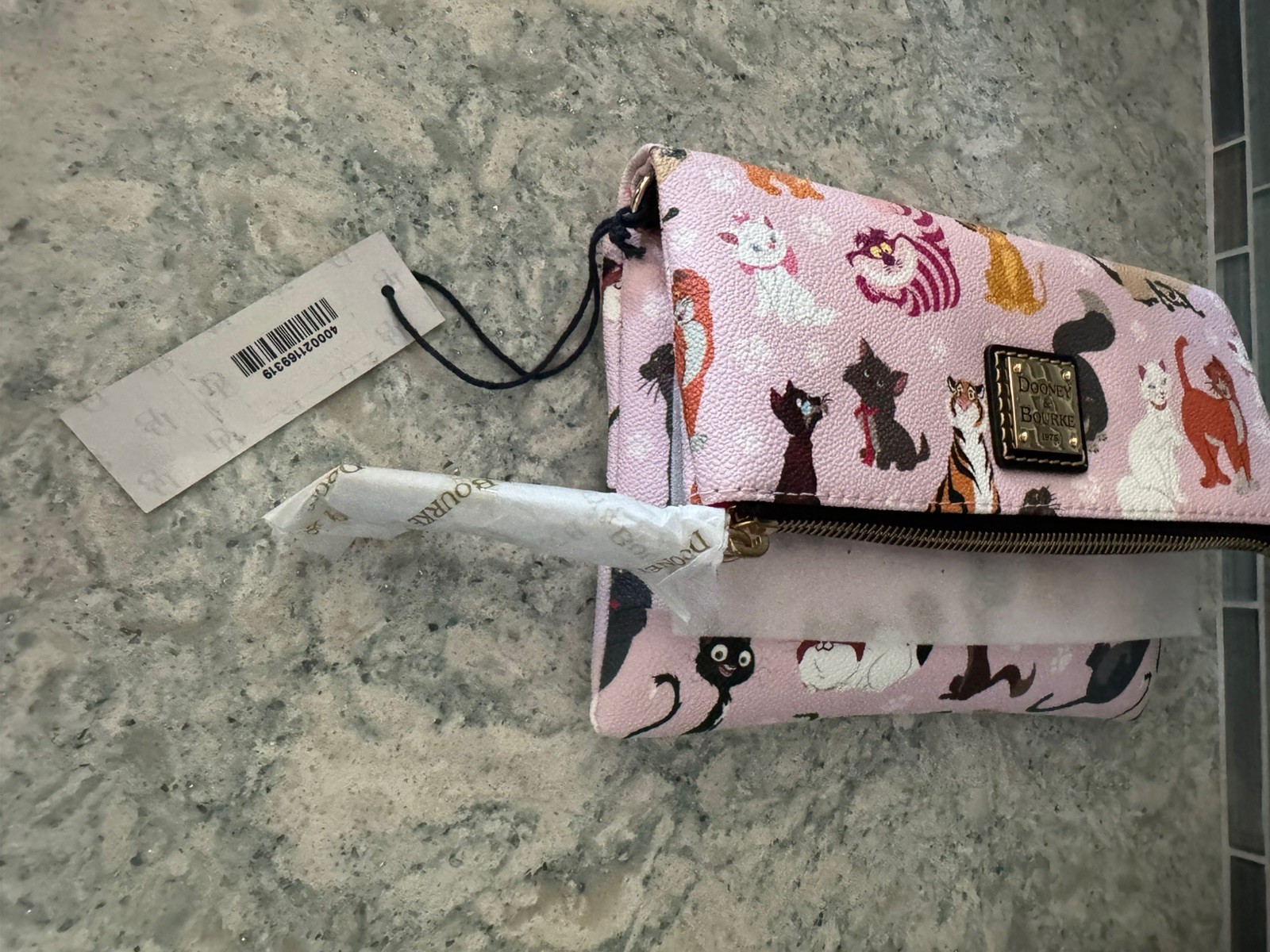 Dooney & Bourke Disney Cats Foldover Crossbody Bag 2019 NWT Beautiful Brand New