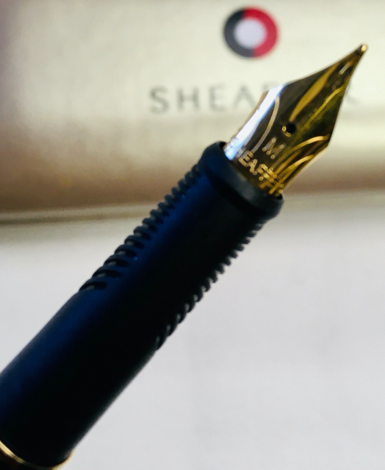 Sheaffer Agio COMPACT Black Lacquer "M Nib" Fountain Pen -- DAMAGED PACKAGING