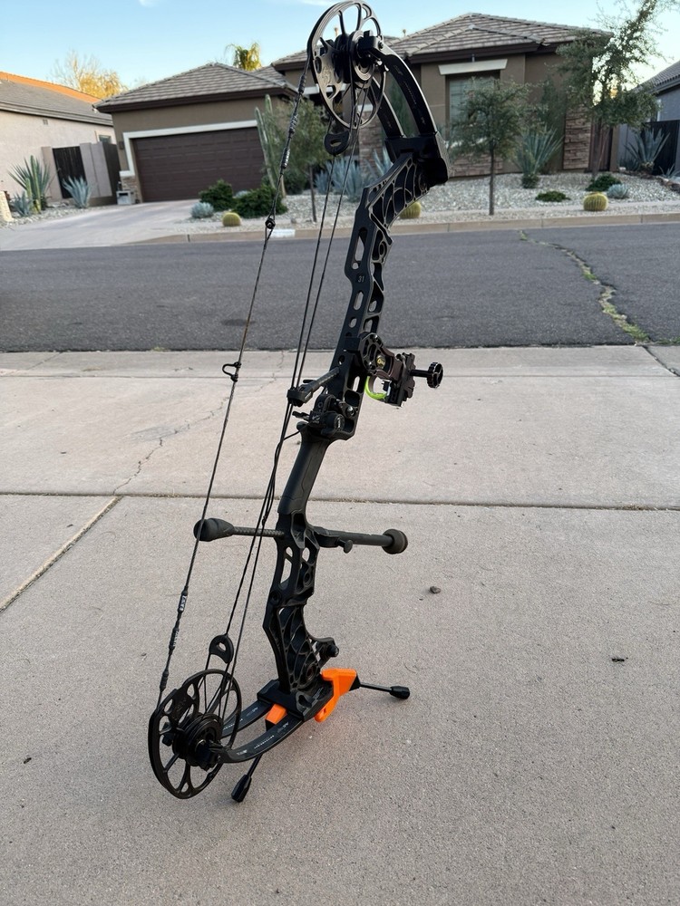 New 2026 Compound Bow Kick Stand (read description)