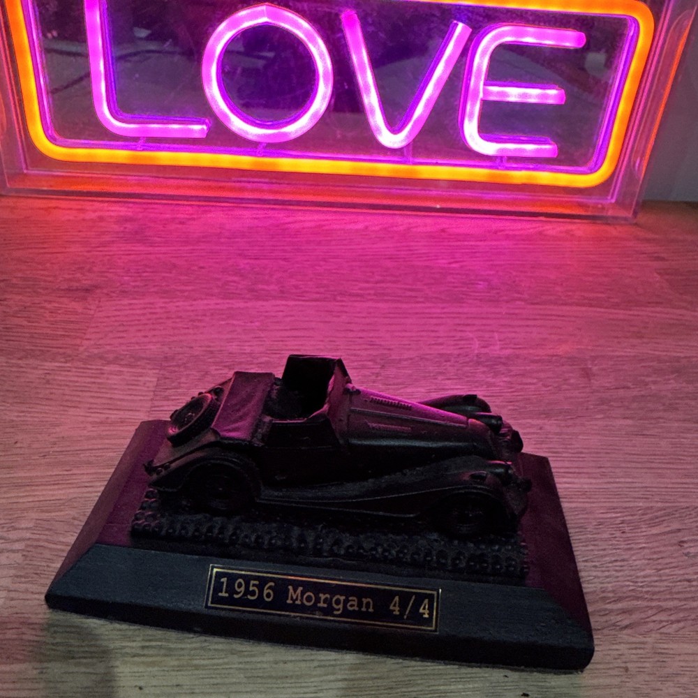 MORGAN 1956 4/4 M.M Group Handcrafted Deep Mined Coal Figure/Model