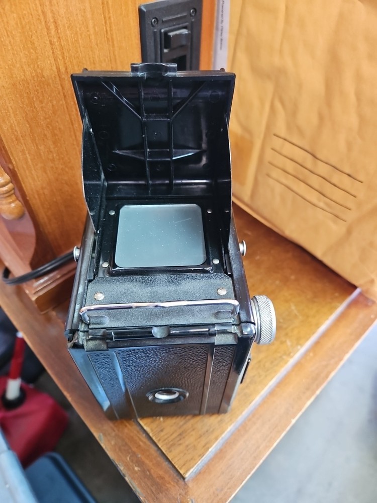 Vintage Spartus Full-Vue Box Camera 120 Film Top View Chicago Made In The USA