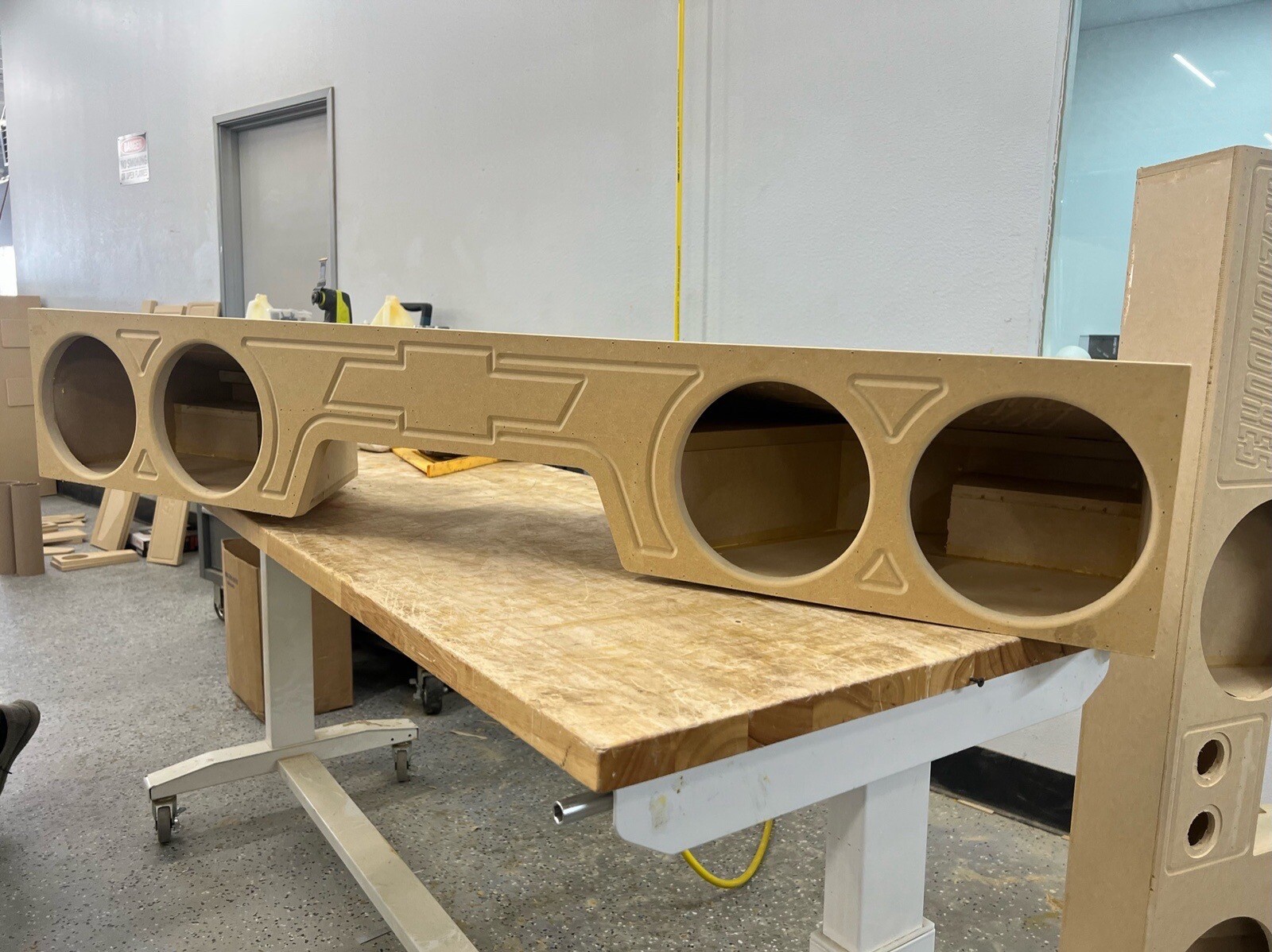 Sub Woofer Box Chevy Silverado 07-18 Ext Cab 4x8 Woofers Front Fire Side Ported