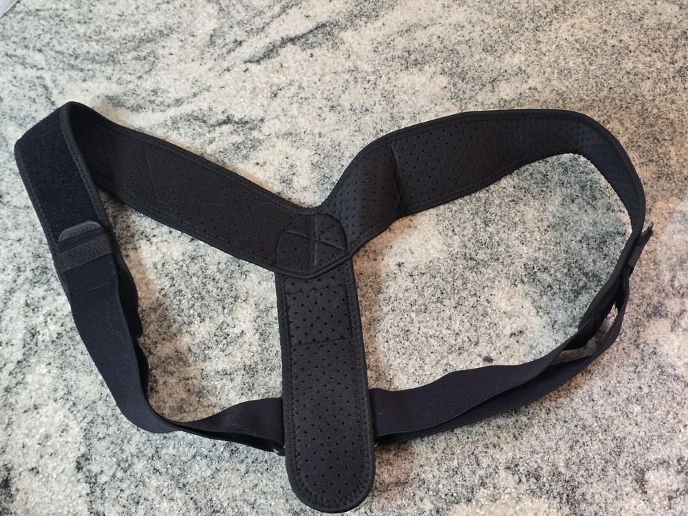 TRUWEO Posture Corrector Back Brace Adjustable Black Reusable Support Strap