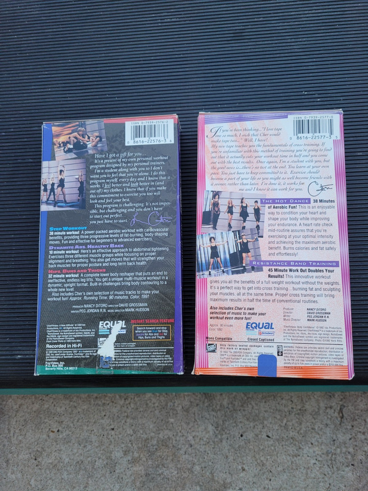 VINTAGE THE STEP EXERCISE BENCH WITH RISERS & 2 CHER EXERCISE VHS TAPES PREOWNED