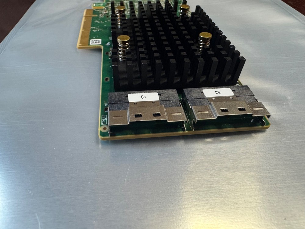 Broadcom HBA 9500-16i SAS Interface Card