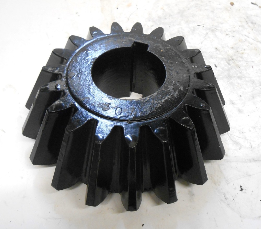 UNKNOWN GEAR, #PART NO.307, 7" OD, 19 TEETH