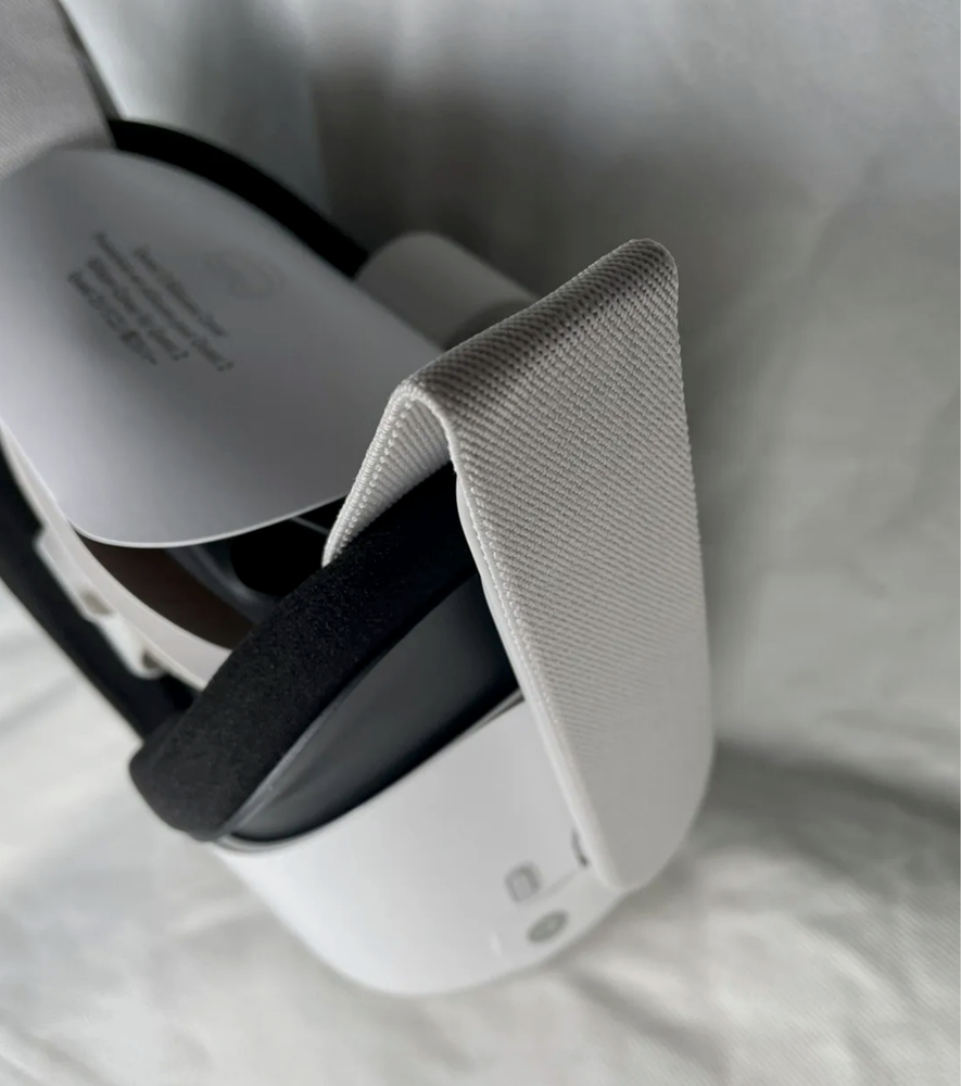 Oculus Quest 2 64GB All-in-one VR Headset - White Headset ONLY No Controllers