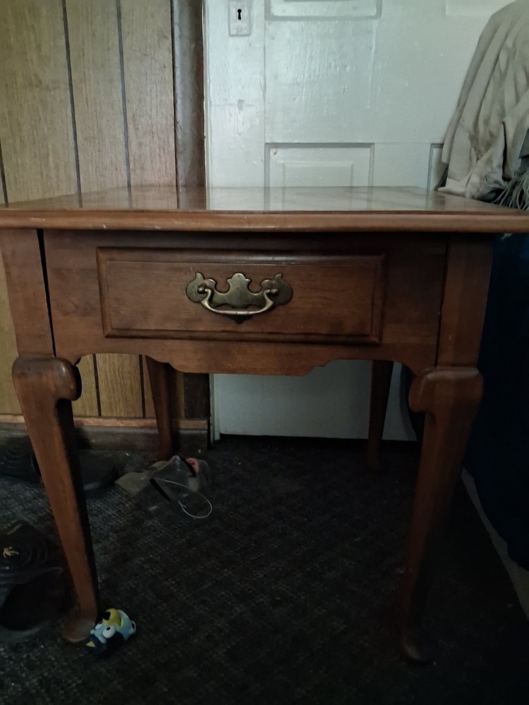 vintage Ethan Allen Heirloom nutmeg maple square end table