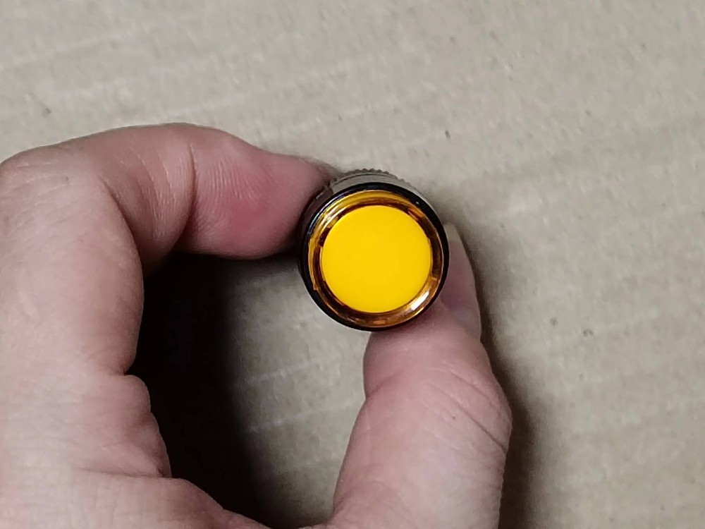 1pc DECA Pushbutton Switch D16LAR1-1ab SPST Alternate Bulb