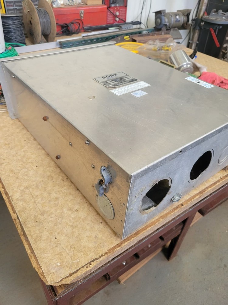 Ronk METER-RITE 7406 Double Throw Transfer Switch Grade Level Generator