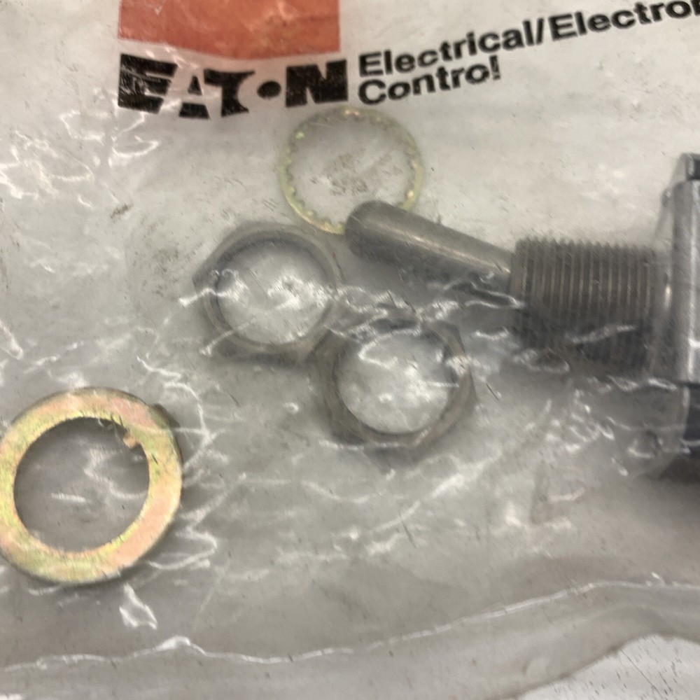 Eaton Cutler Hammer ST42D On-Momentary Toggle Switch 1-Pole