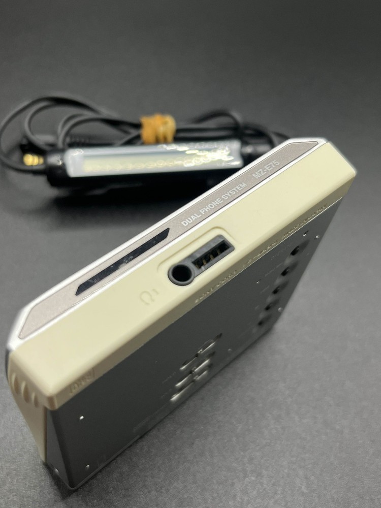 Sony MZ-E75 Walkman MiniDisc MD Player Silver - Working