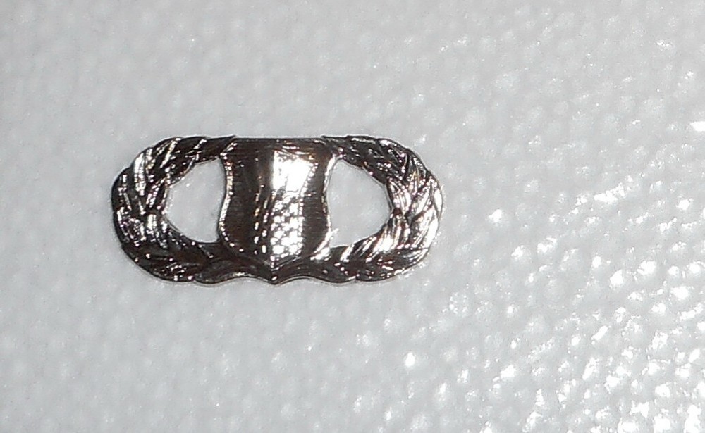 AF001   U S AIR FORCE AIR TRAFFIC CONTROL BASIC BADGE