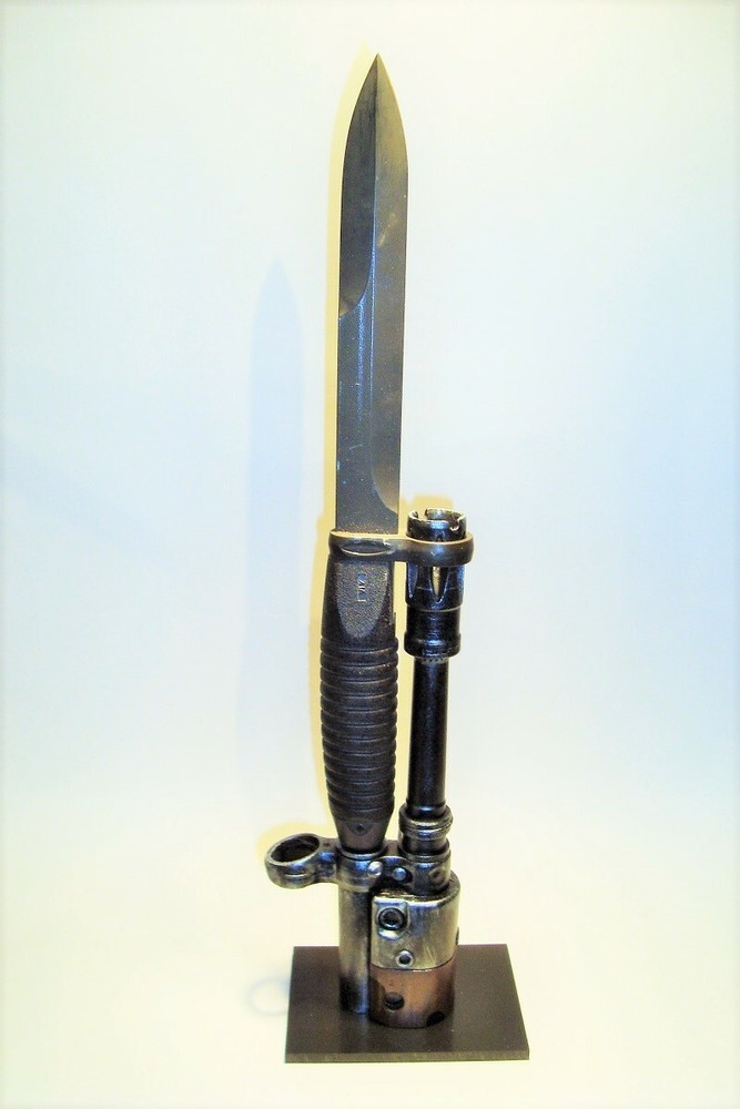 Support display stand for HK G3 bayo.