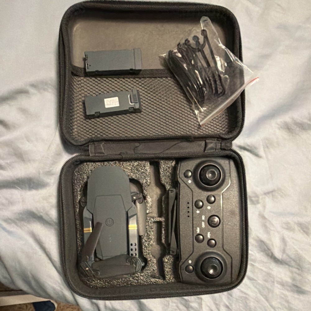 Eachine E58 Foldable Quadcopter Drone Gray with Controller and Accessories