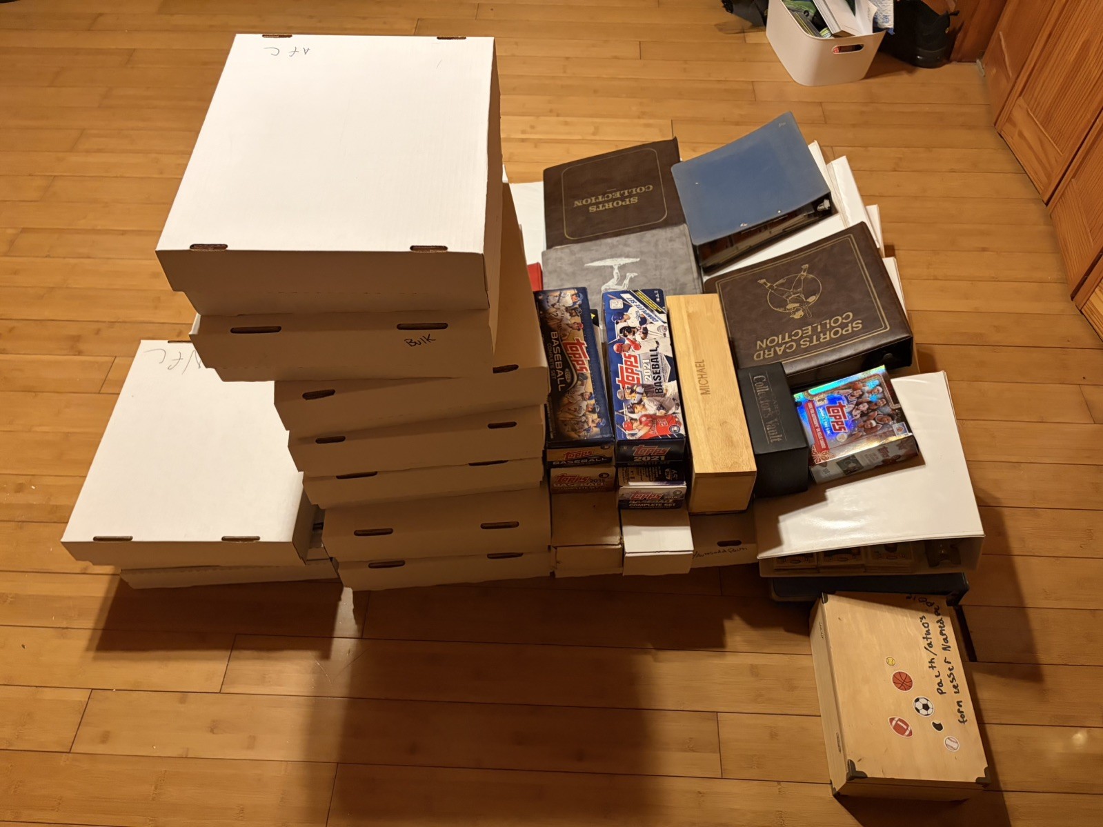 3000+ Count Lot of Baseball Football Basketball 14 binders and 10 boxes