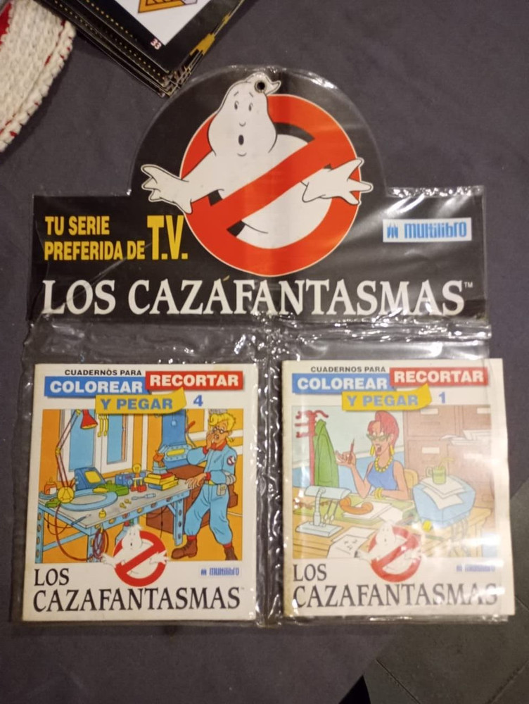 6 GHOSTBUSTERS BOOKS + DISPLAY FROM THE 90S