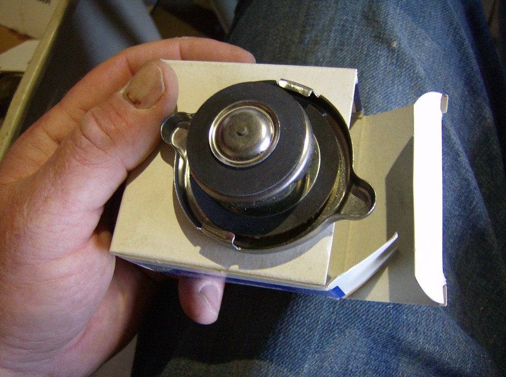 GENUINE GM 19114584 RADIATOR CAP
