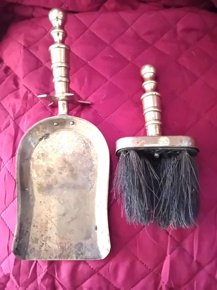 ANTIQUE STYLE SOLID BRASS FIRESIDE SHOVEL & BRUSH (BR3)